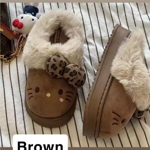7-8.5 Size Hello Kitty BrownSlippers